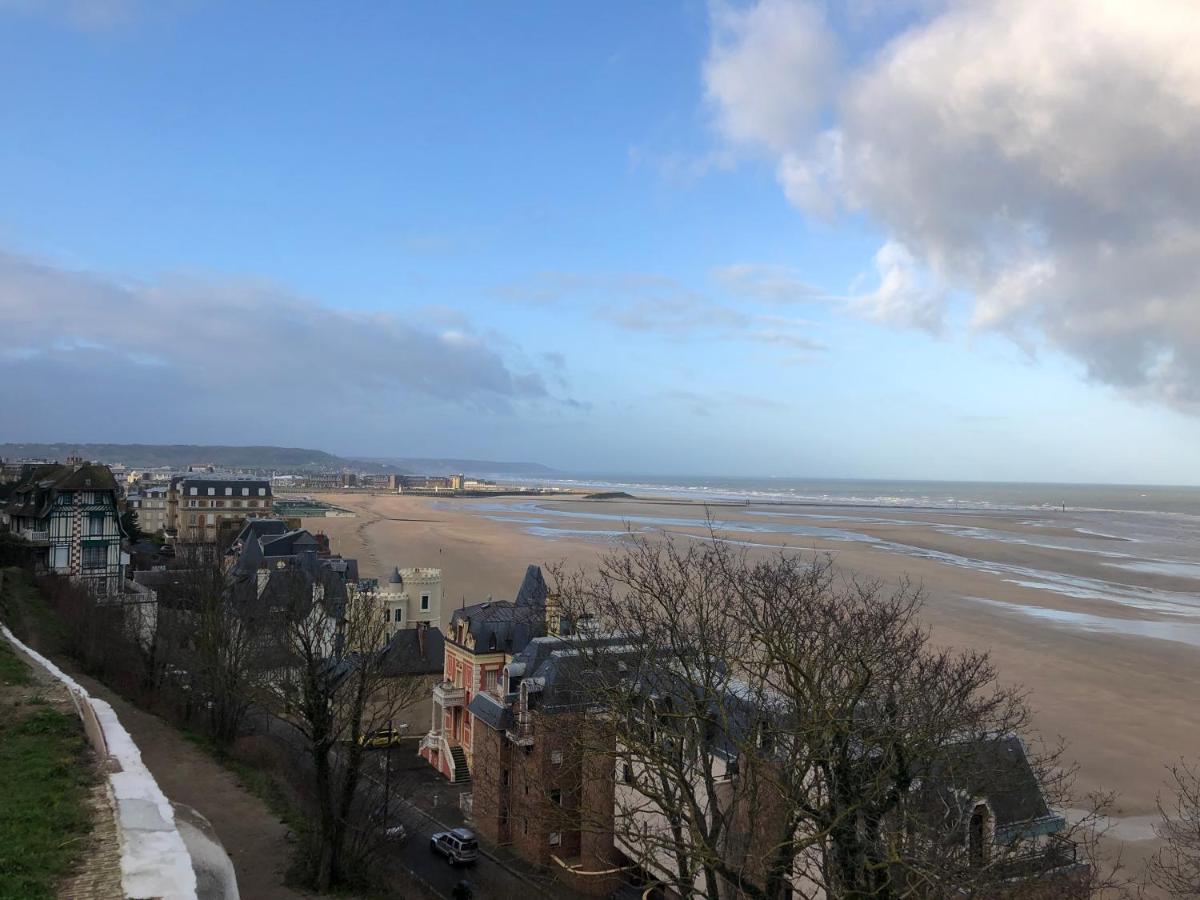 Face A La Mer Trouville-sur-Mer Eksteriør billede