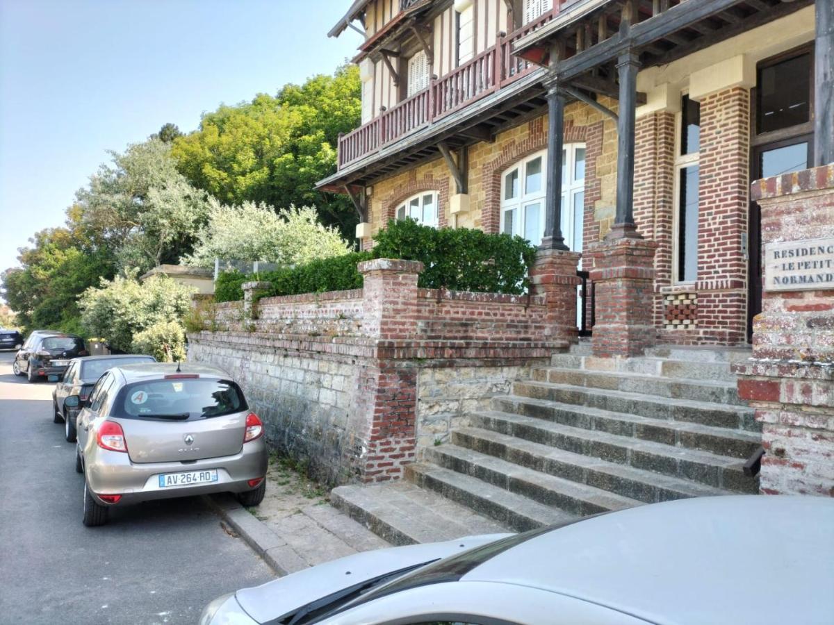 Face A La Mer Trouville-sur-Mer Eksteriør billede